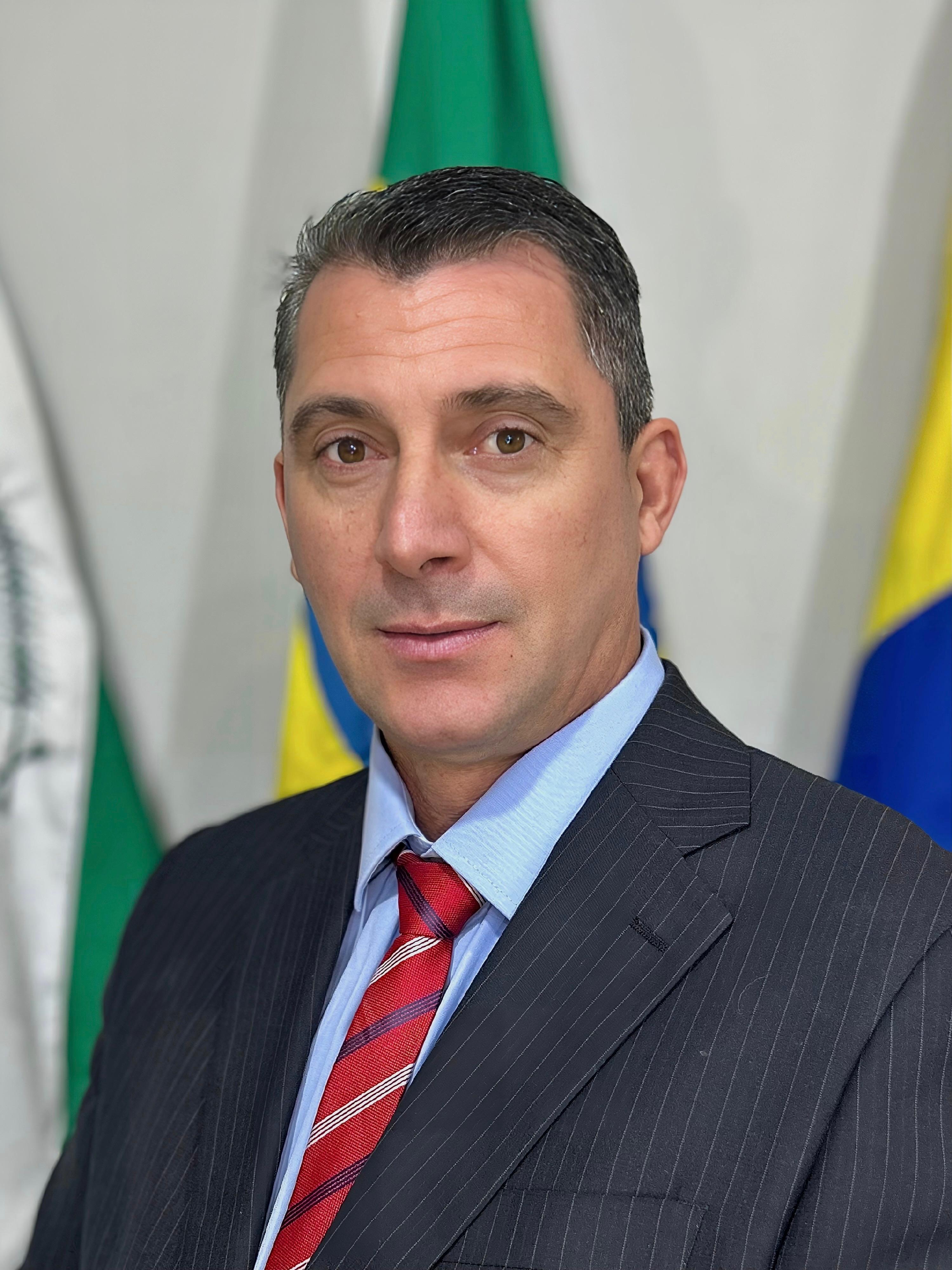 Parlamentar 28